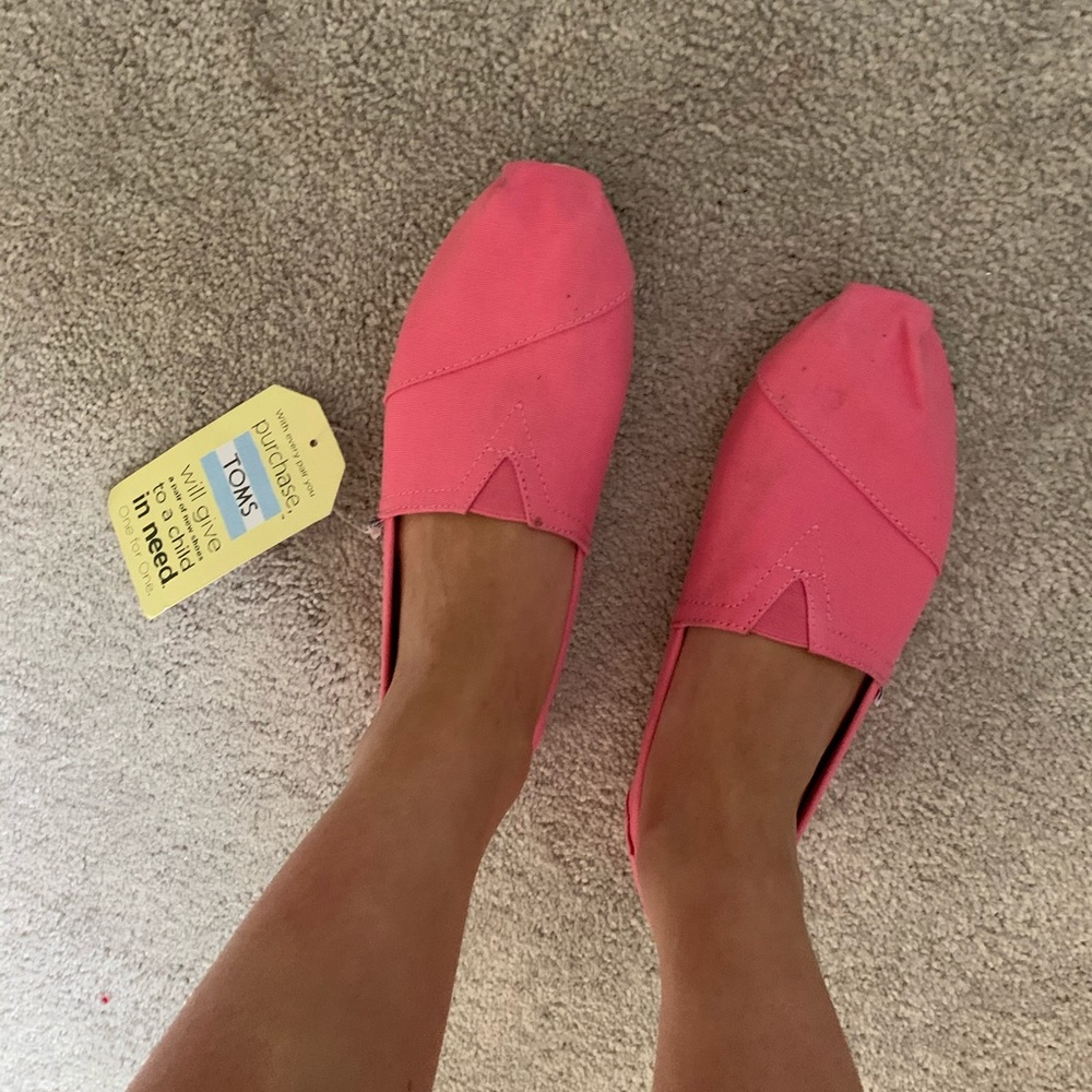 NWT PINK TOMS